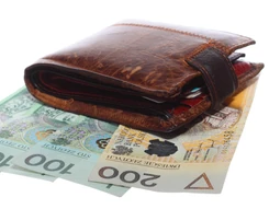 Minimalna pensja skoczy mocno w górę. Ale związkowcy nie są zadowoleni