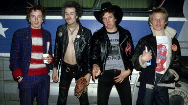 Jak Sex Pistols obrazili królową