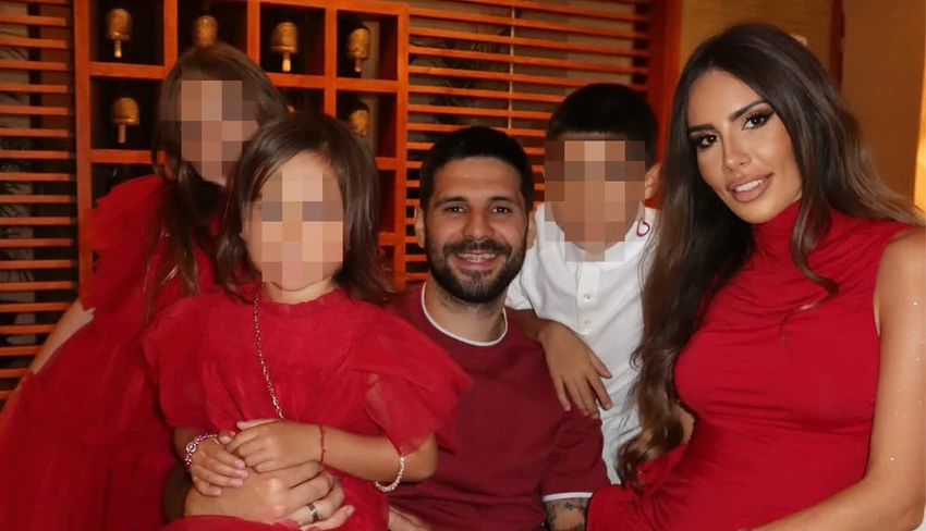 Aleksandar Mitrović sa zgodnom ženom: Kristina mu sela u krilo, on je drži za obline