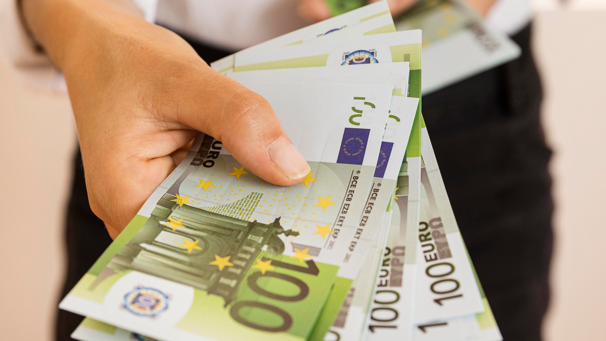 Čaká nás konsolidácia za miliardy.