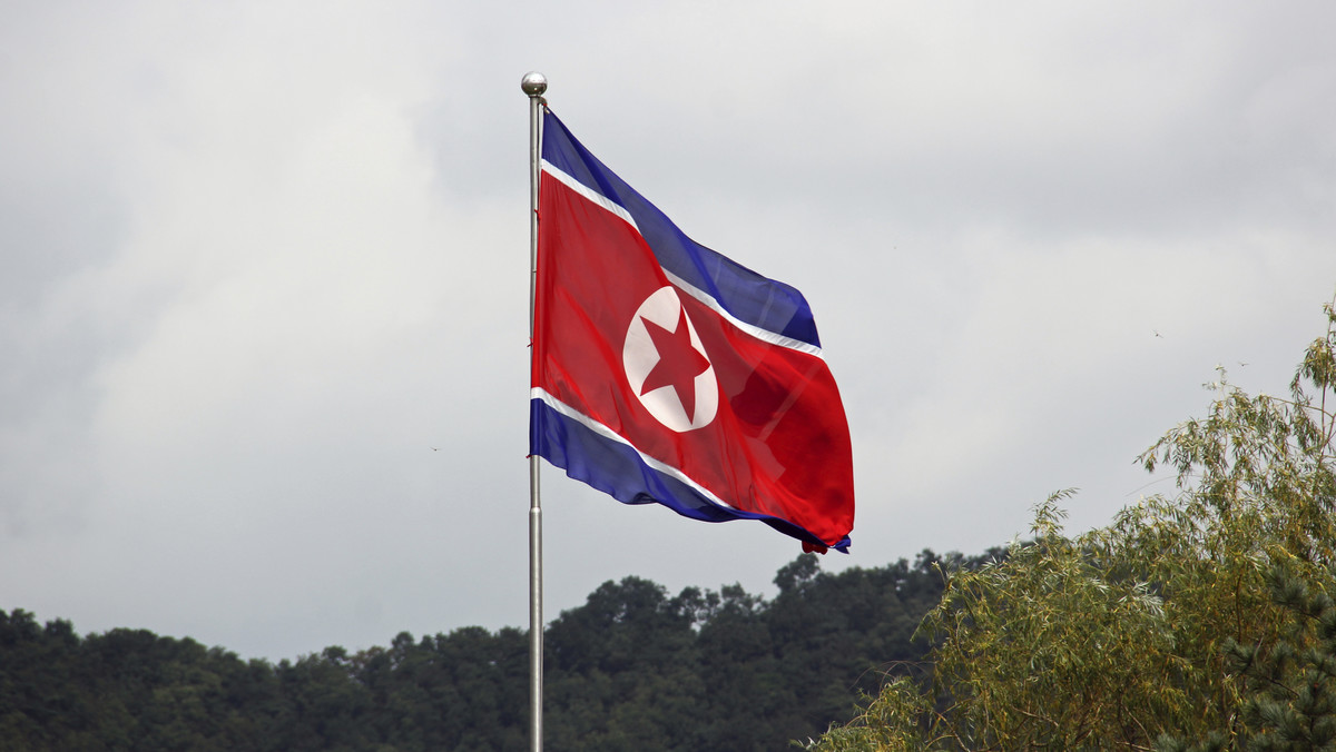 Korea Północna nigdy nie zgodzi się na rozmowy, które zakładają rezygnację z broni jądrowej - oświadczył w wywiadzie dla rosyjskiej agencji TASS szef MSZ Ri Jong Ho. Zapewnił także, że Pjongjang jest bliski osiągnięcia celu, jakim jest równowaga sił z USA.