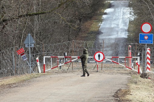 Pas przygraniczny w okolicach miejscowości Chworościany na granicy polsko-białoruskiej