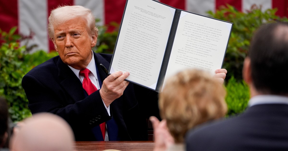 The US is in for a gigantic boom, and the remainder  of the planet  is begging for a deal? Trump comments on tariffs
