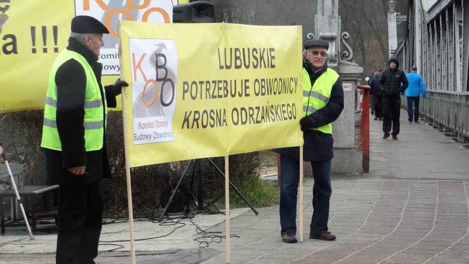 Blokada mostu w Krośnie Odrzańskim