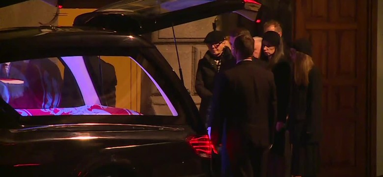 "To była przejmująca chwila." Na Wawelu odbyła się ceremonia ponownego pochówku Lecha i Marii Kaczyńskich