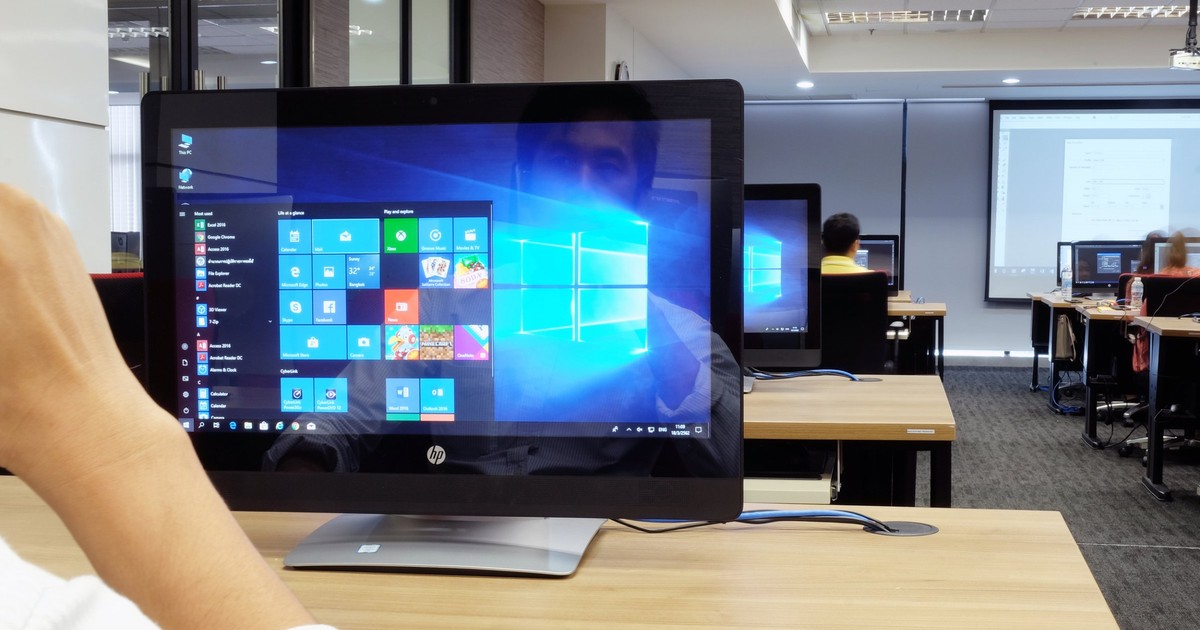 How to zoom in on a Windows PC in a web browser or app, or using its