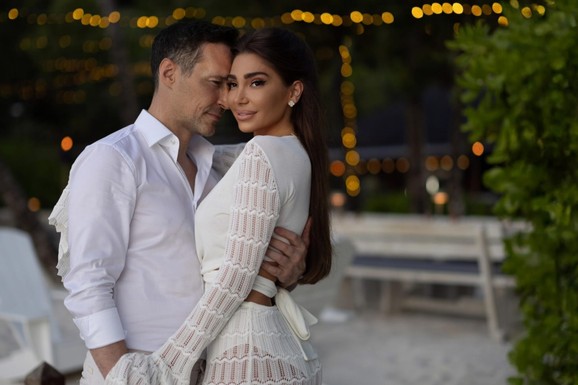 DVA PUTA SE RAZVEO, SAD PESMU POSVETIO ŽENI Peđa Jovanović sve oduševio gestom i ponosno priznao: "Porodica mi je sve" (VIDEO)