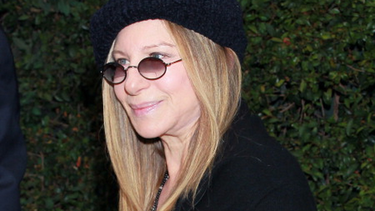 Barbra Streisand powraca do reżyserii. Pierwszym od 16 lat filmem pełnometrażowym wszechstronnej artystki będzie obraz "Skinny and Cat". W rolach głównych wystąpią Colin Firth i Cate Blanchett.