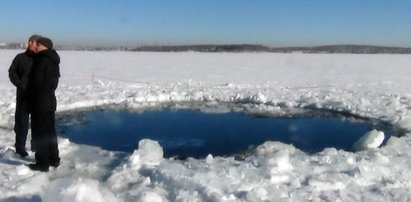 Bóg cisnął meteorytem w jezioro? Zapowiedź apokalipsy?