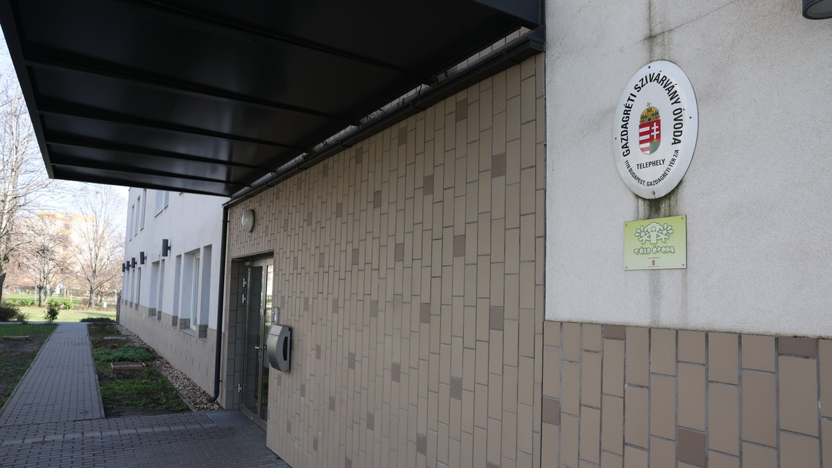 Az önkormányzattal is szerződése volt az újbudai óvodai pedofilügyben meggyanúsított férfi cégének Simicskó szerint