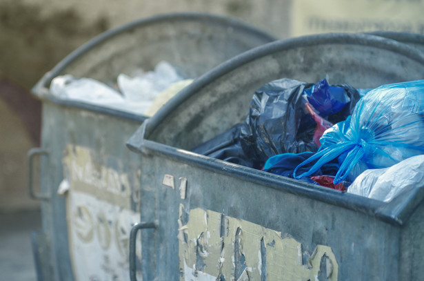 W okresie zimowym dozwolone jest zbieranie odpadów, także zmieszanych i bio, rzadziej niż raz na dwa tygodnie