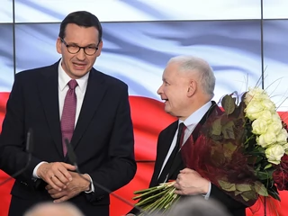 Prezes PiS Jarosław Kaczyński (P) i premier Mateusz Morawiecki (L) w sztabie wyborczym Prawa i Sprawiedliwości. Warszawa, 13.10.2019. 