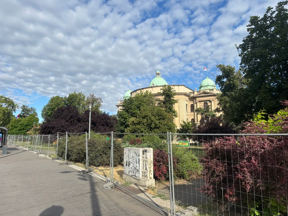 Ograđena Skupština Srbije