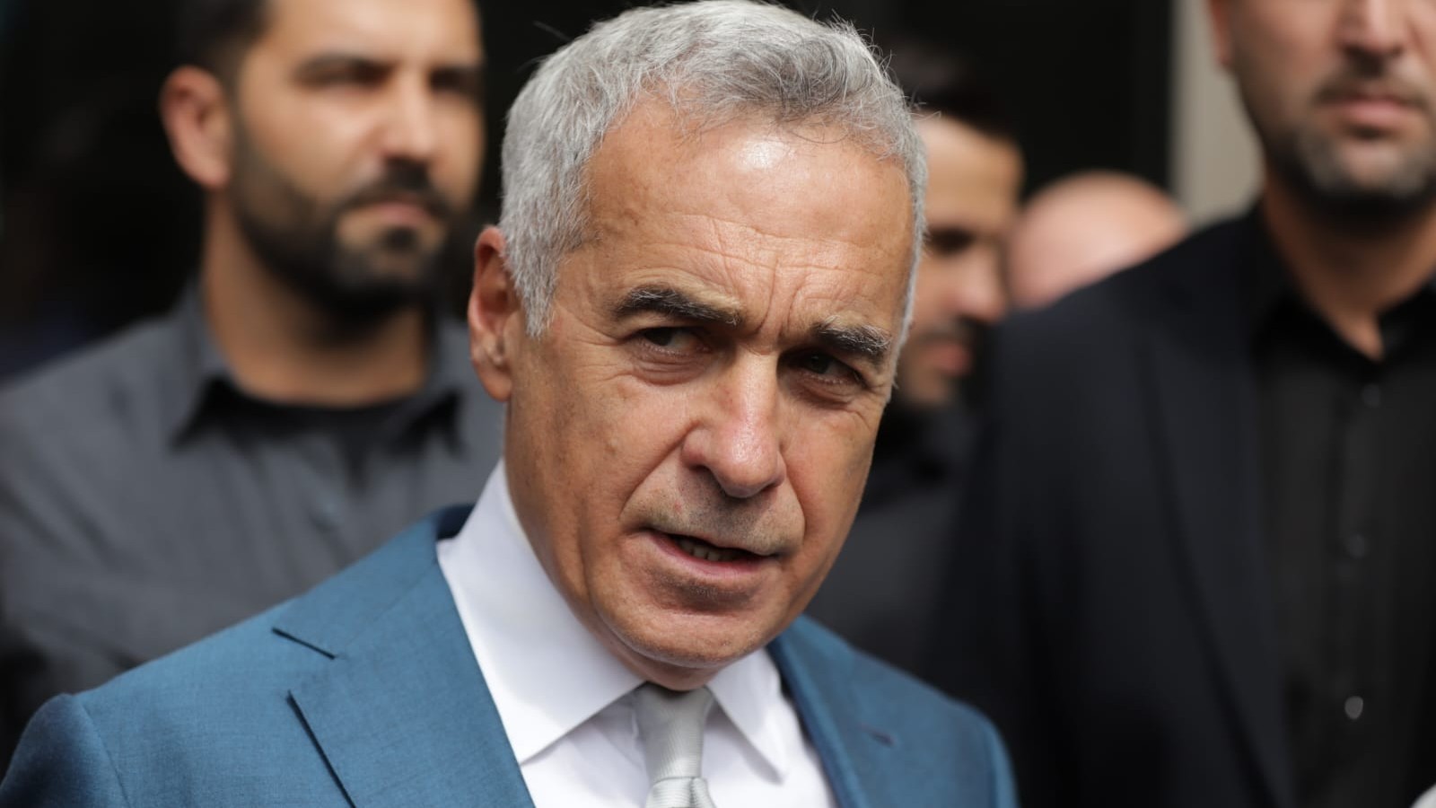 Călin Georgescu, obligat să se prezinte la procesul în care e judecat pentru propagandă legionară și promovarea cultului unor persoane vinovate de crime de război