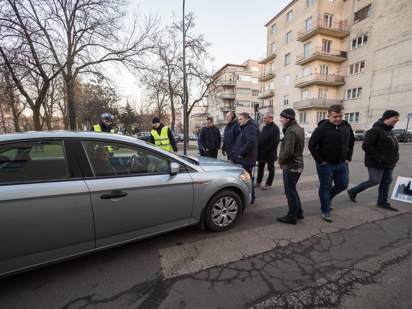 Protest kierowców. Blokowali ulice przy Urzędzie Miasta Łodzi