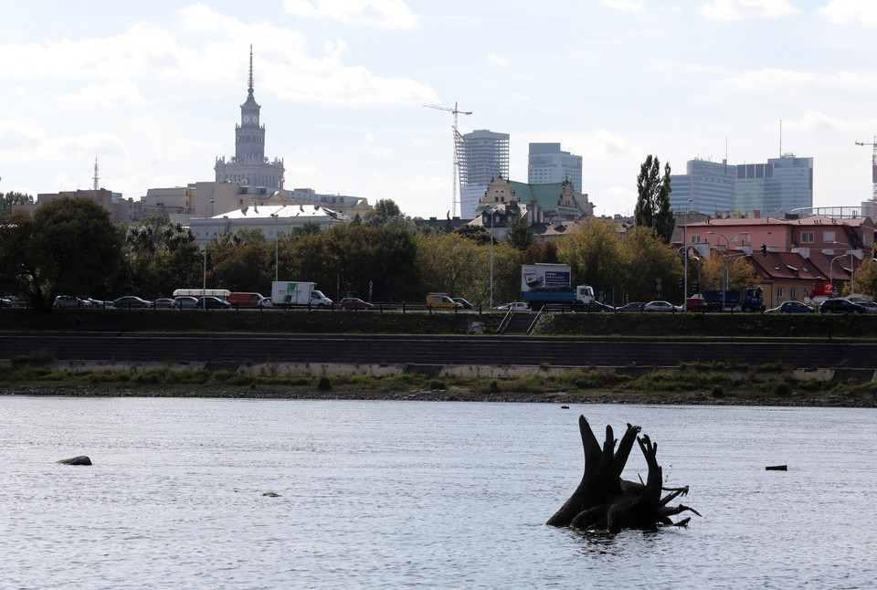 WARSZAWA WISŁA NISKI POZIOM WODY