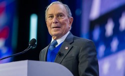 Bloomberg wycofał się z walki o fotel prezydencki