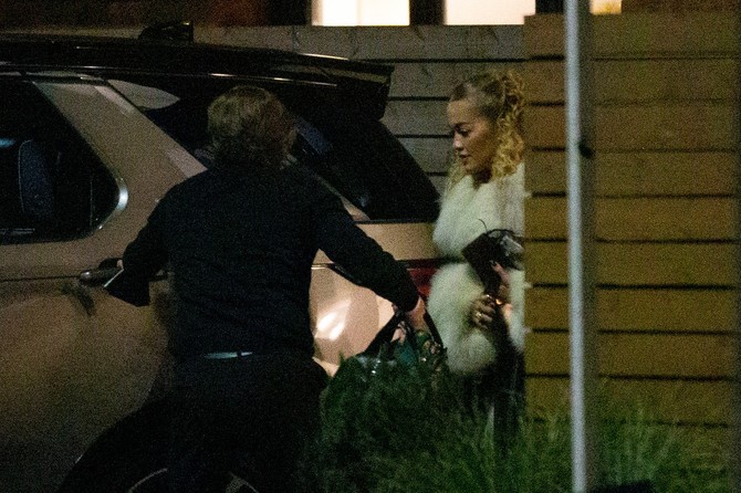 Rita Ora fotografisana kako napušta svoju ilegalnu žurku