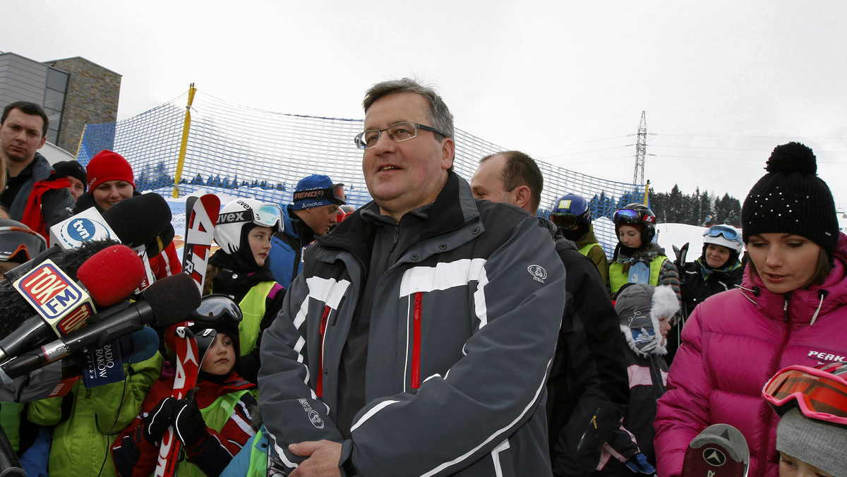 Prezydent Bronisław Komorowski, który odwiedził Białkę Tatrzańską, namawiał wszystkich Polaków do wypoczynku w rodzimych górach. Prezydent powiedział także, że organizacja zimowej olimpiady w 2022 r. w Krakowie i Zakopanem jest możliwa, ale wspólnie ze Słowacją.