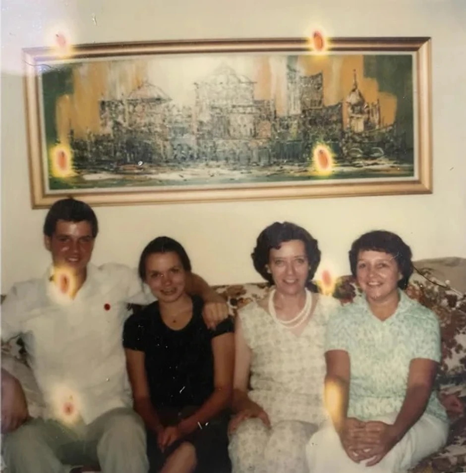 Tereza (2D) sa svojom porodicom u Mineapolisu