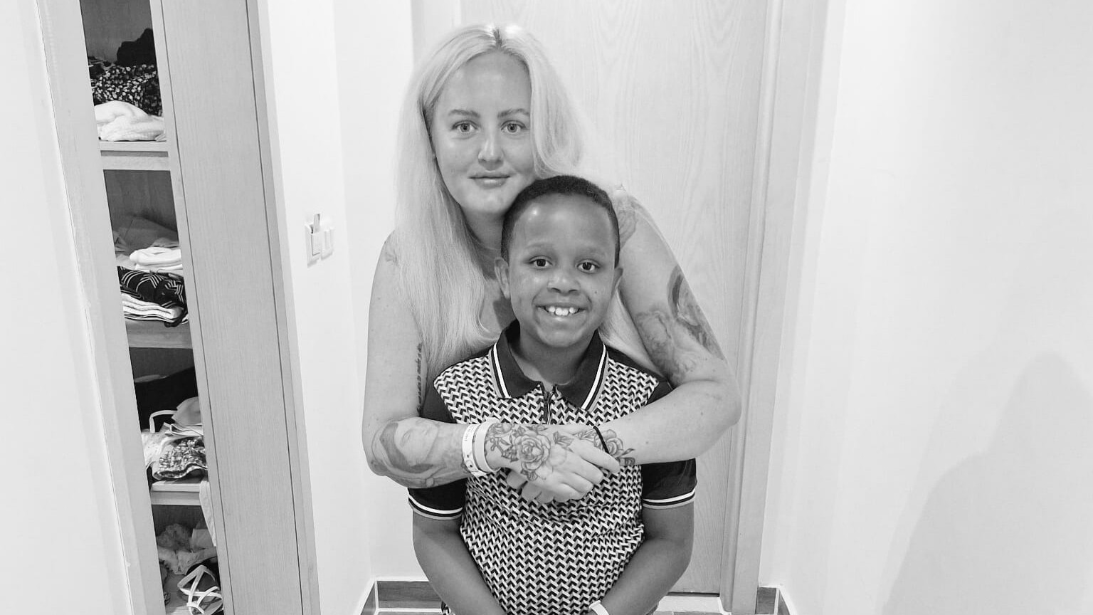 Frankie-Rae sa sťažoval, že nemôže dýchať.