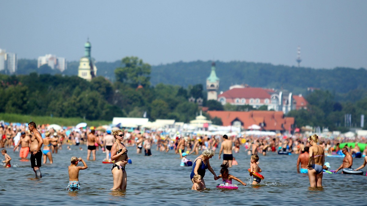 SOPOT POGODA UPAŁ TŁUMY NA PLAŻY