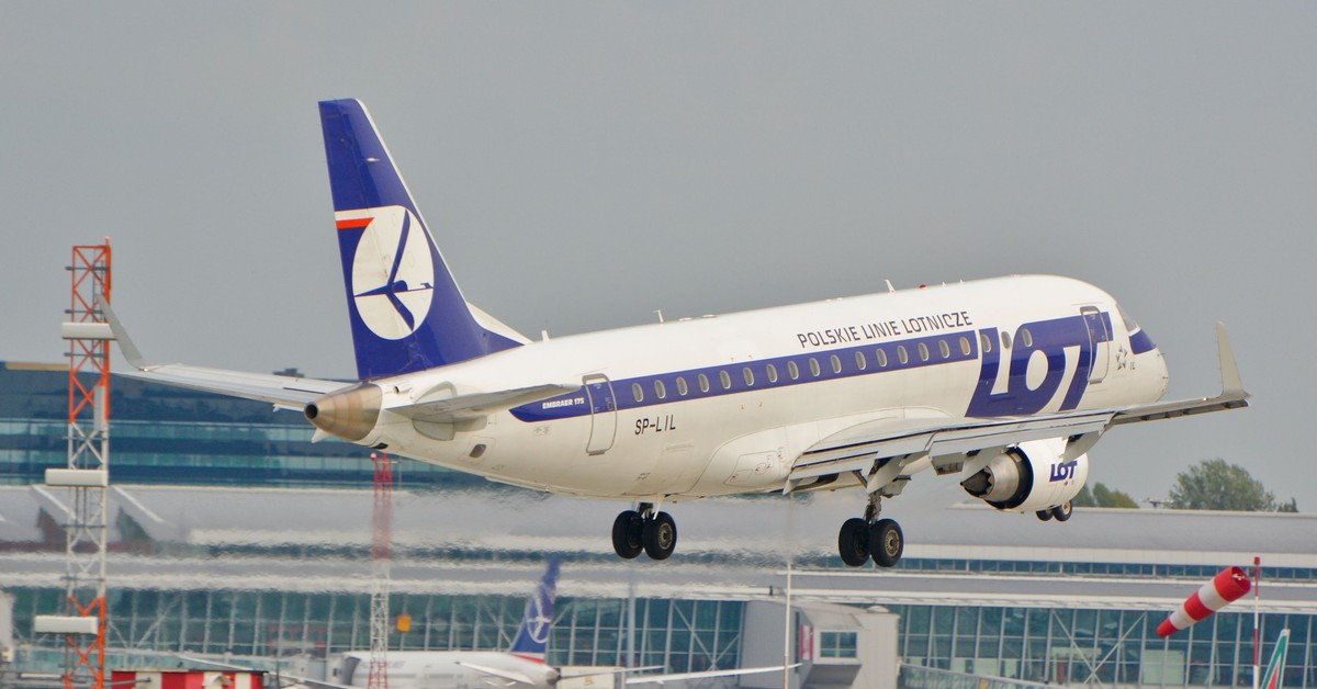 Dubaj i Tel Awiw. Polski przewoźnik przedłuża zawieszenie lotów i podaje termin