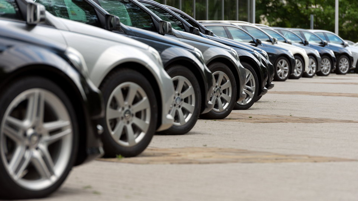 Miejska Administracja Targowisk w Rzeszowie opublikowała listę rzeszowskich ulic w obrębie płatnej strefy parkowania, na których kierowcą mogą bezpłatnie parkować.