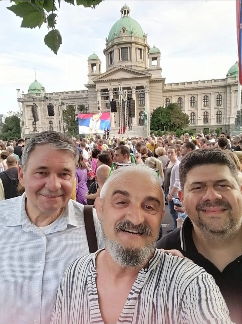 Osumnjičeni za pretnje ministru pravde Nenadu Vujiću i Nenadu Stefanoviću u društvu opozicionih lidera