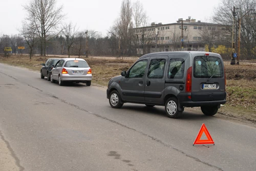 Wypadek - Zaczynamy od wezwania pomocy