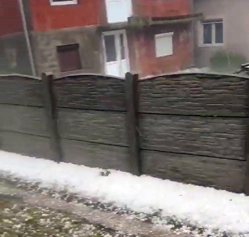 Pala velika količina grada