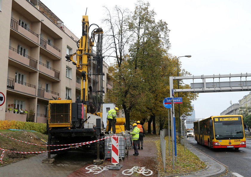 Metro na Wolę znów się opóźnia