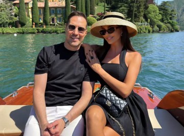 Pevač se DVA PUTA RAZVODIO od ISTE ŽENE, sad podelio zajedničku fotografiju: "Najlepše je kad si pored mene"