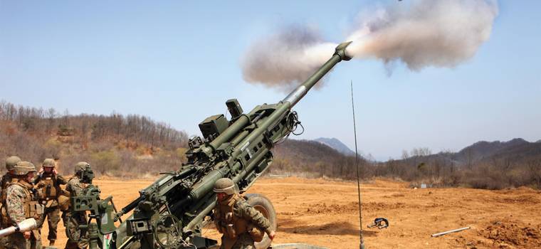 Wojsko Ukrainy ćwiczy w Niemczech obsługę działa M777. Oto co potrafi ten sprzęt