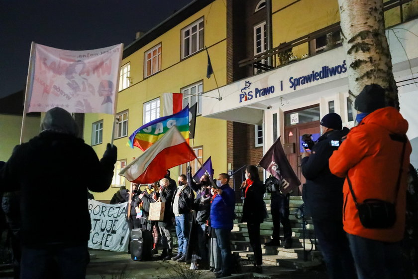 Trybunał Konstytucyjny opublikował uzasadnienie wyroku ws. aborcji. Protesty w Polsce