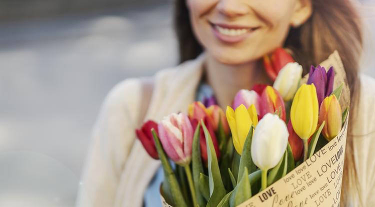 Így marad sokáig friss a vágott virág Fotó: Getty Images