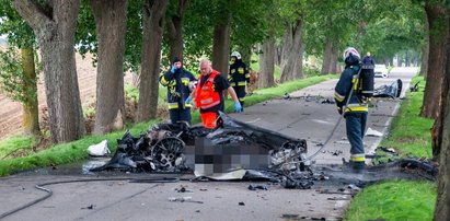 Wiadomo już, kto zginął w porsche w wypadku na Mazurach. To dwaj znani lokalni przedsiębiorcy. Jechali na biznesowy obiad