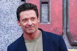 "KARMA ĆE TE STIĆI! Zbog nje si OSTAVIO ženu koja te je podržavala 27 godina": Hju Džekman zbog OVIH fotki na udaru kritika