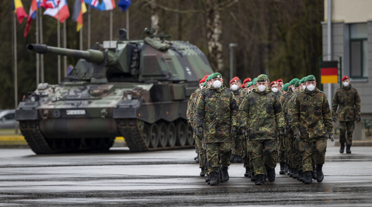 NATO-harccsoport gyakorlatra készül Litvániában /MTI/AP/Mindaugas Kulbis