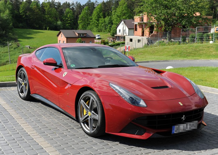 Ferrari F12 berlinetta Roberta Lewandowskiego