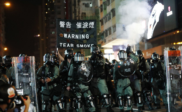 Nowe starcia w Hongkongu. Policja użyła armatek wodnych