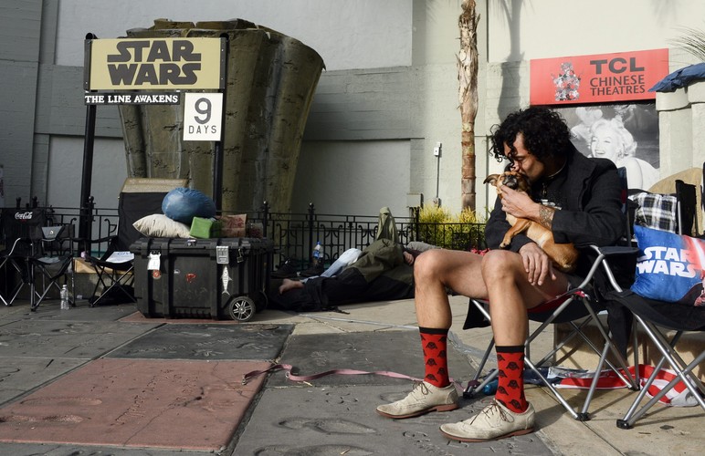 'Biwakujący' maniacy 'Gwiezdnych wojen'