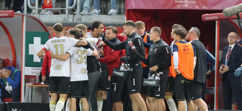 Piłkarze Pogoni ocalili głowę trenera Kolendowicza. Widzew trzeci raz z rzędu bez zwycięstwa