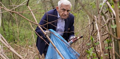 Jerzy Buzek w krzakach! Co tam robił?