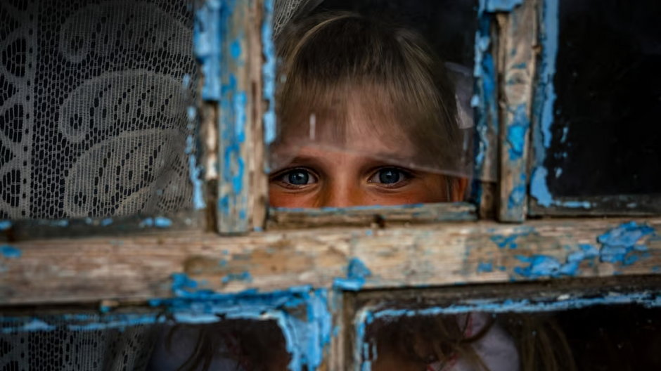 Miliony ukraińskich dzieci i młodych dorosłych stoi w obliczu konieczności przerwania edukacji
