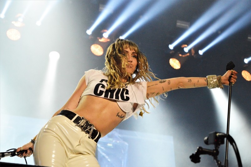 Miley Cyrus na scenie Orange Warsaw Festival; 1 czerwca 2019