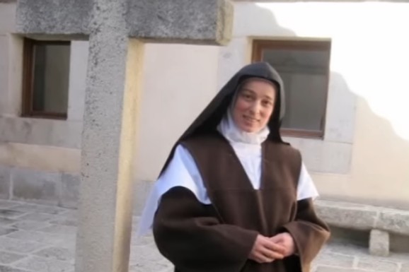 Naša najlepša jugoslovenska glumica se zamonašila, samo njeni najbliži znaju gde se tačno nalazi: Otišla u najstroži manastir pa donela još radikalniju odluku