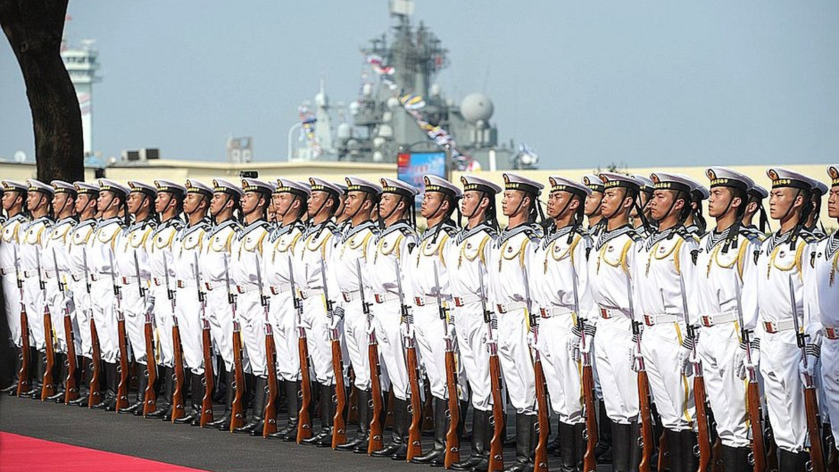 Chińskie siły zbrojne przeprowadziły na Morzu Południowochińskim ćwiczenia wojskowe z użyciem prawdziwej amunicji w przeddzień decyzji międzynarodowego trybunału w sprawie żądań terytorialnych Chin względem spornego akwenu.