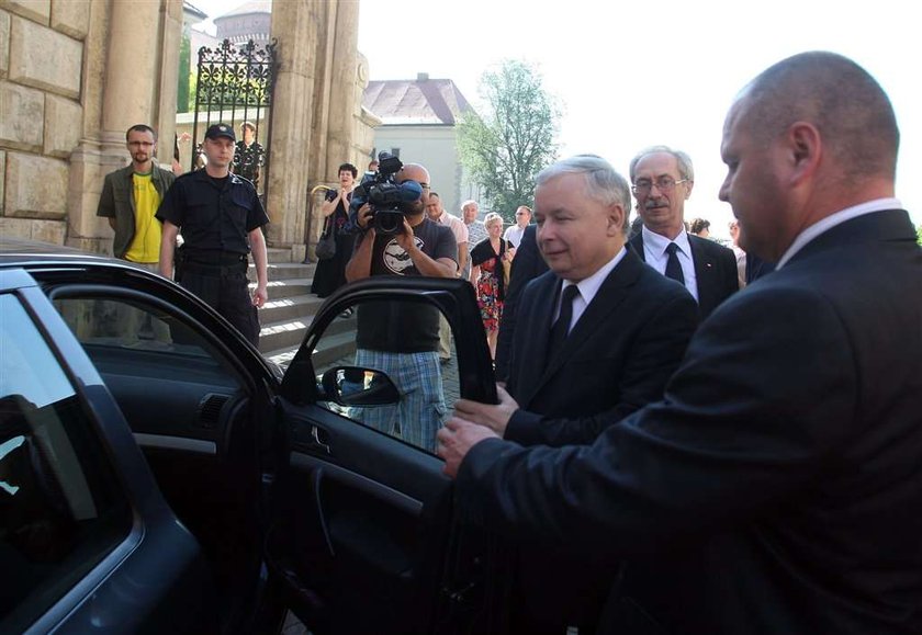 Kaczyński modlił się przy grobie ukochanego brata