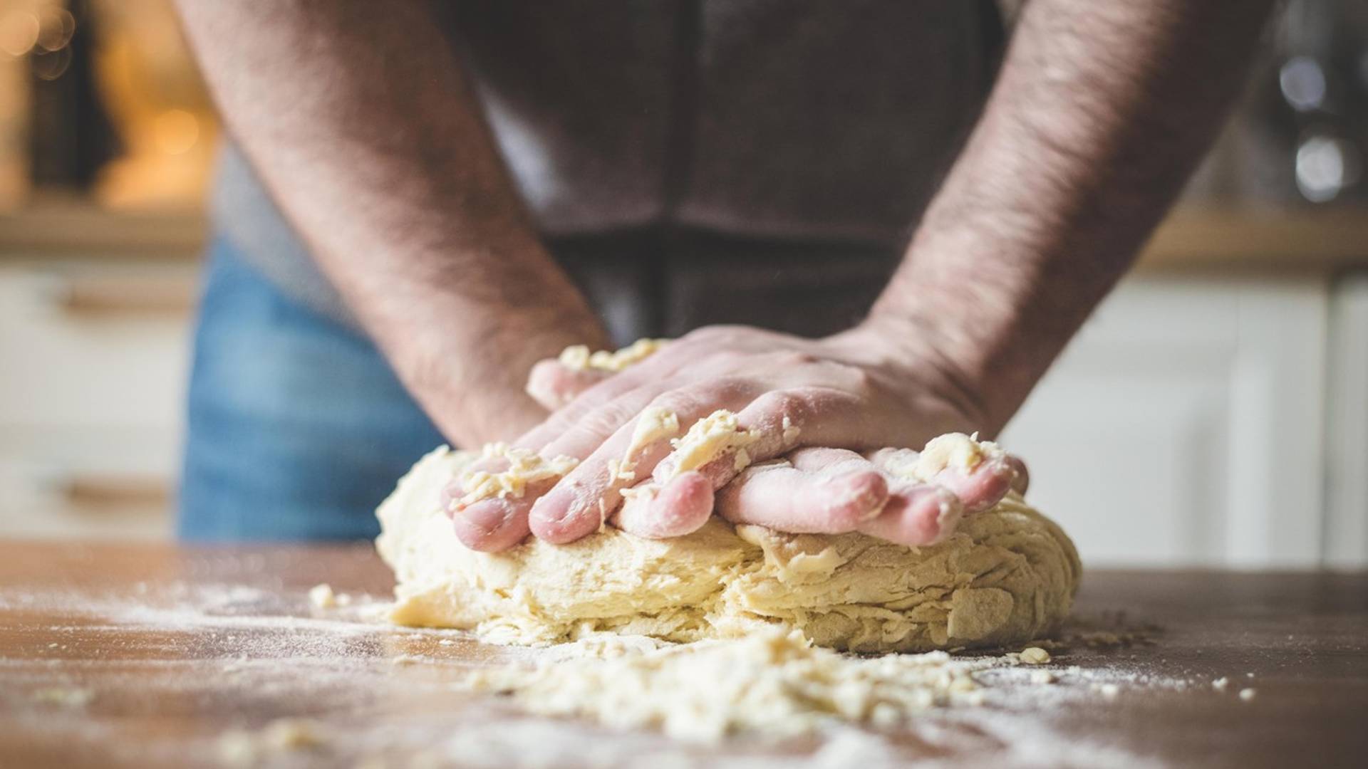 Recept za francusko testo bez jaja koje ne mora da odstoji - odlično je za pravljenje i hleba i peciva